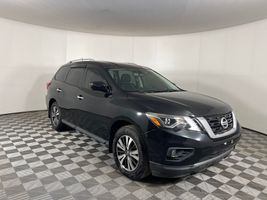 2017 NISSAN PATHFINDER SL