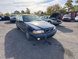 2000 VOLVO V70 