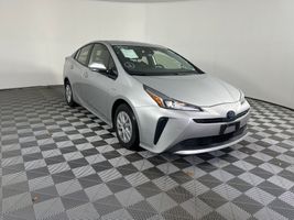 2019 TOYOTA PRIUS LE