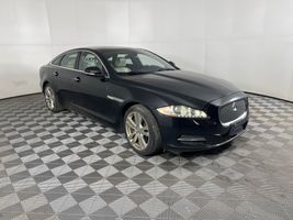 2013 JAGUAR XJ BASE