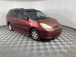 2004 TOYOTA SIENNA LE