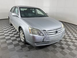 2006 TOYOTA AVALON XL