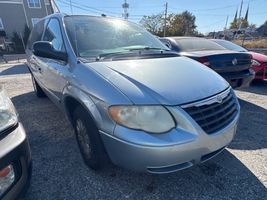 2005 CHRYSLER TOWN & COUNTRY