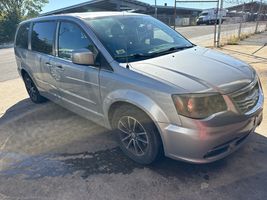 2014 CHRYSLER TOWN & COUNTRY S