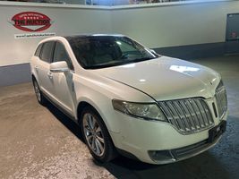 2011 LINCOLN MKT 