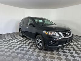 2017 NISSAN PATHFINDER SV